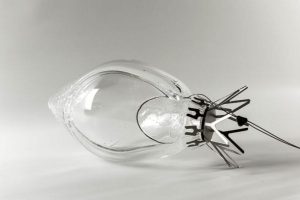 نوآوری در طراحی روشنایی ؛ چراغ با شیشه‌های رسانا